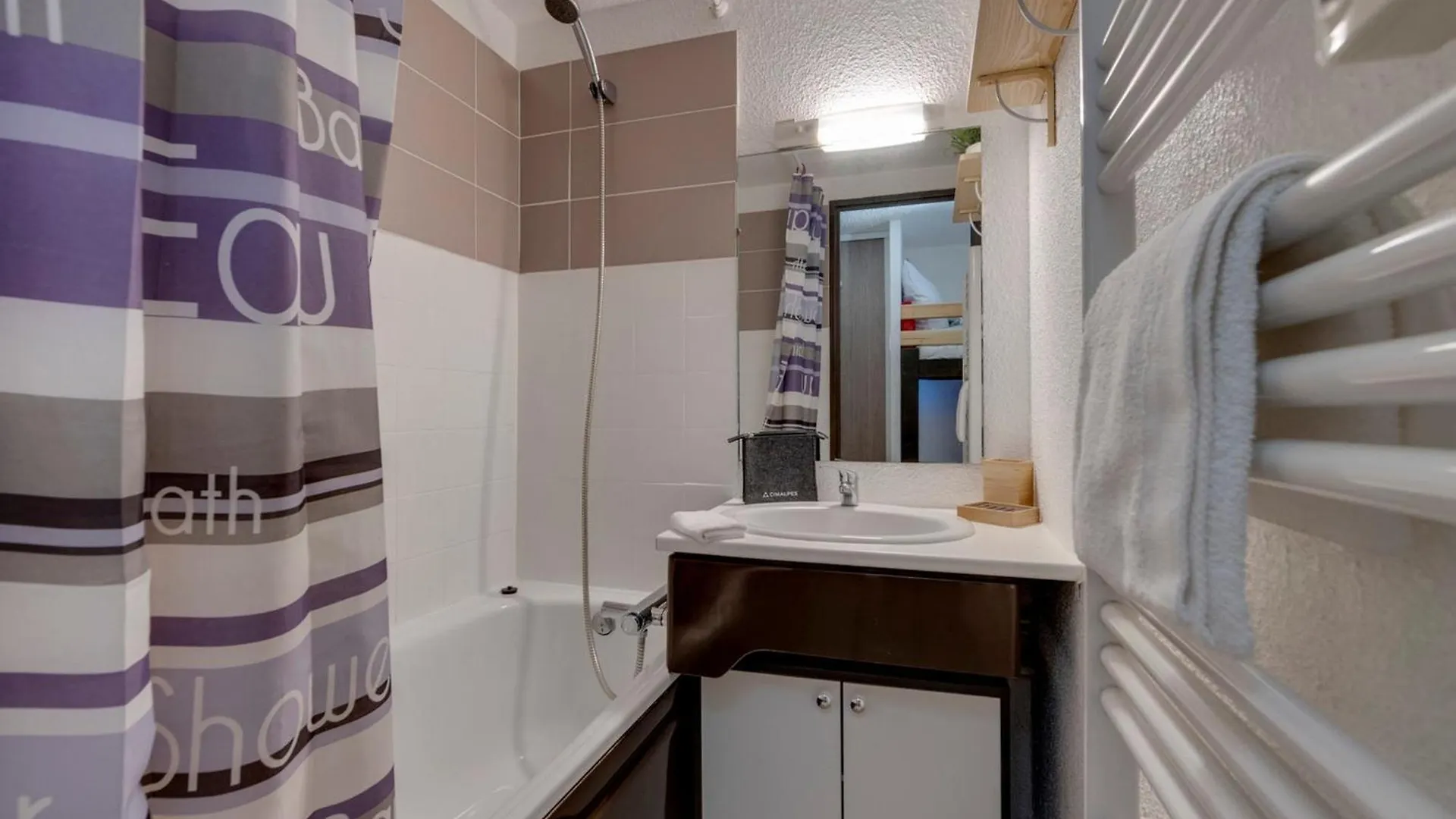 Studio Chaleureux Au Pied Des Pistes Avec Parking, 4 Couchages - Fr-1-690-30 Montvalezan 0*,