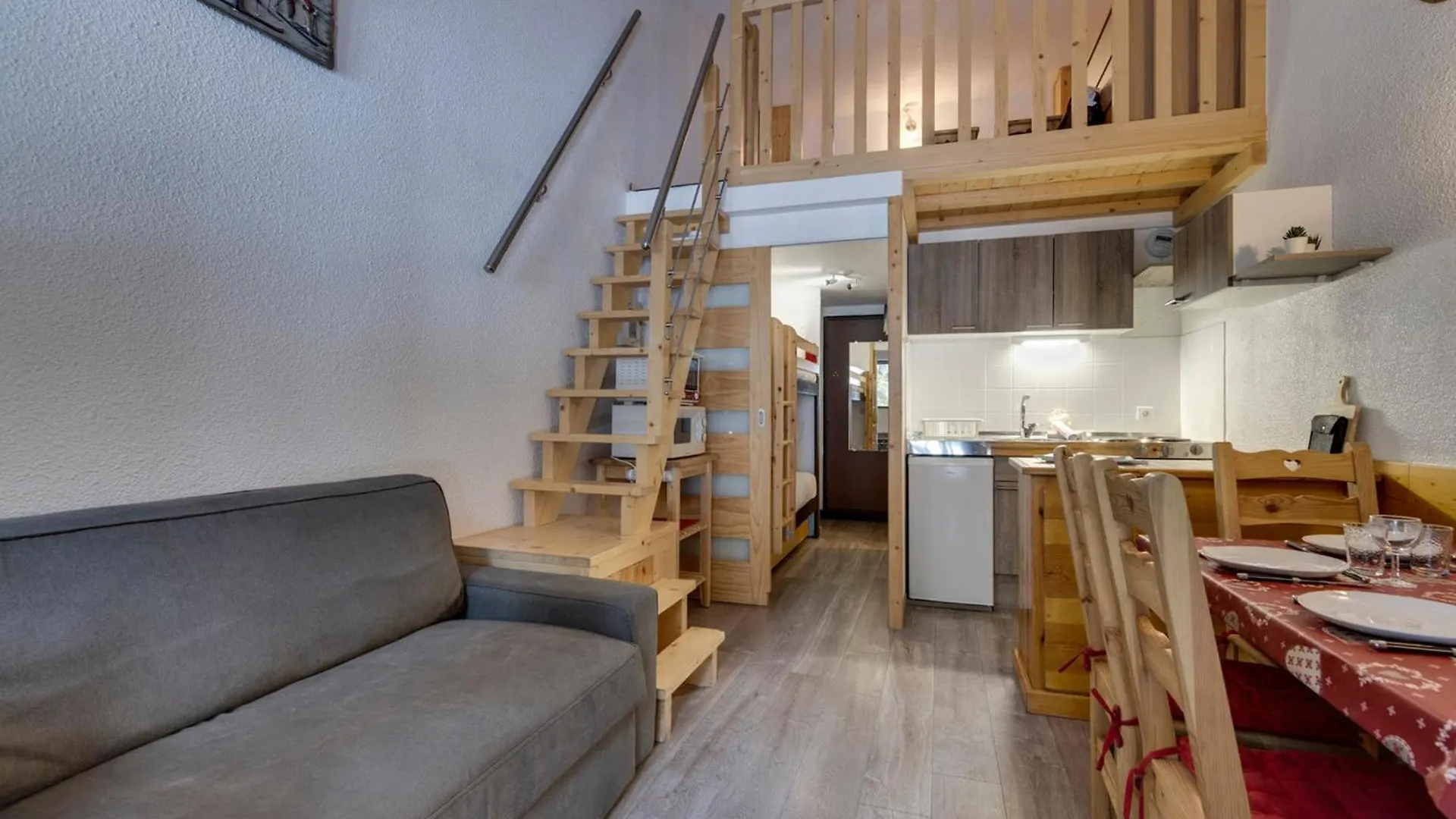 Studio Chaleureux Au Pied Des Pistes Avec Parking, 4 Couchages - Fr-1-690-30 Montvalezan France